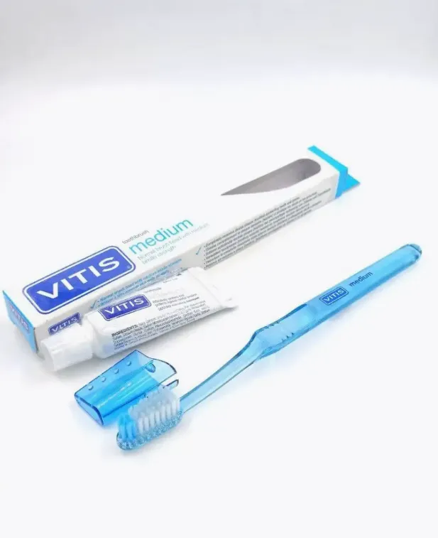 Зубная щетка Medium + зубная паста Whitening 15 мл